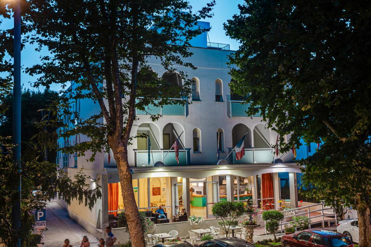 Hotel Admiral Cesena Bagian luar foto