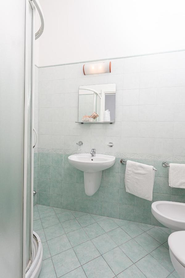 Hotel Admiral Cesena Bagian luar foto