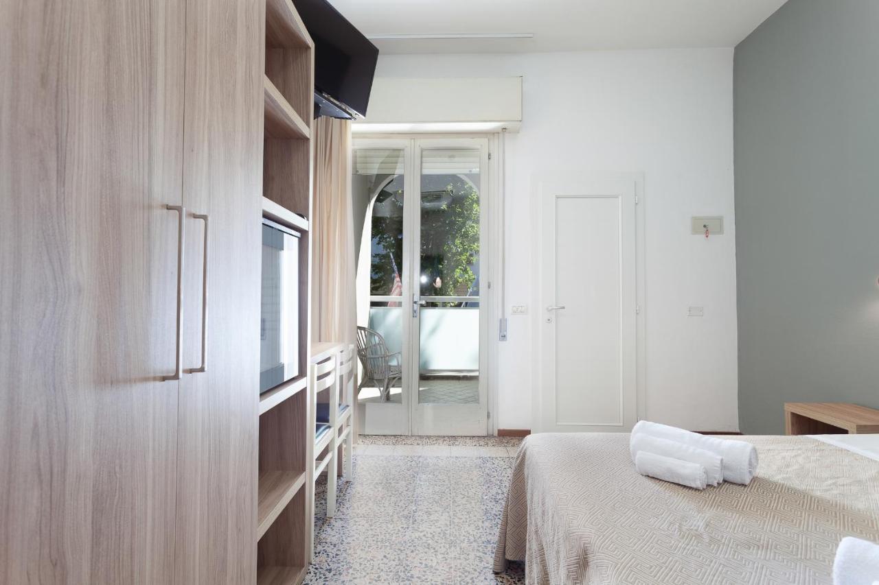 Hotel Admiral Cesena Bagian luar foto