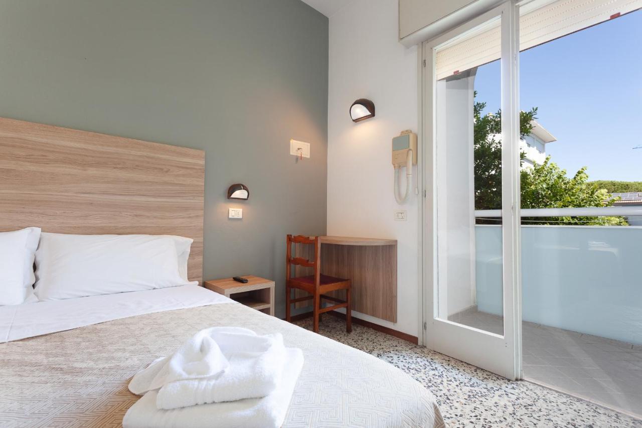 Hotel Admiral Cesena Bagian luar foto