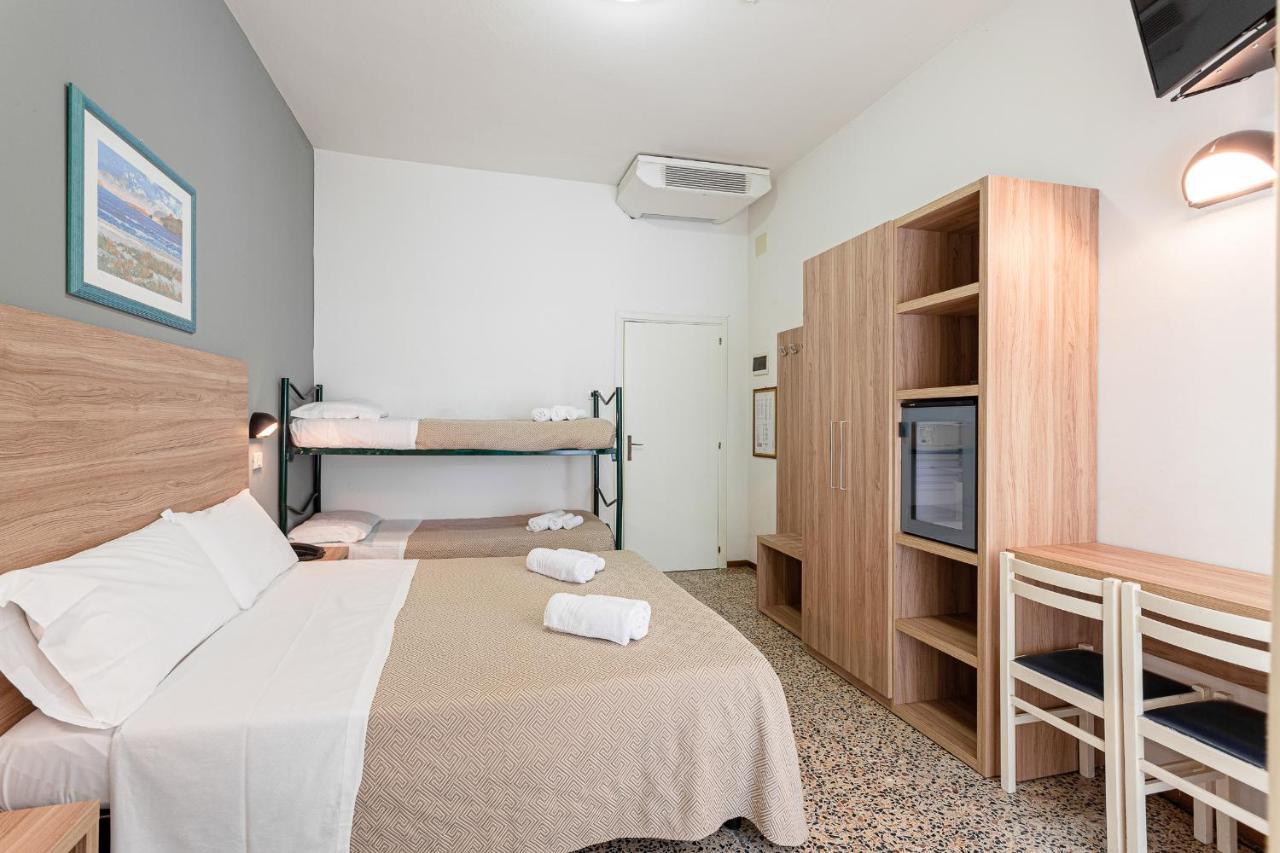 Hotel Admiral Cesena Bagian luar foto