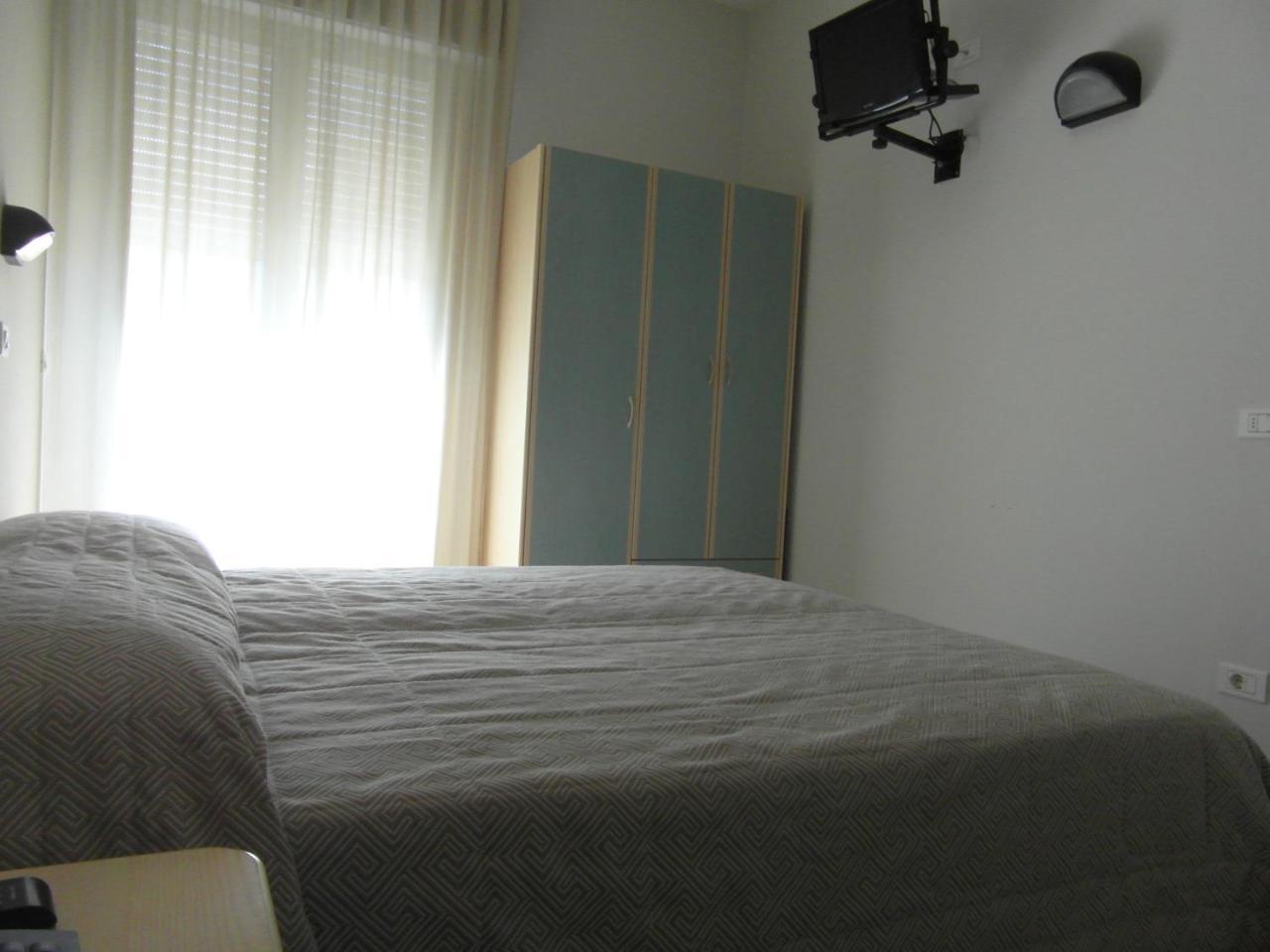 Hotel Admiral Cesena Bagian luar foto